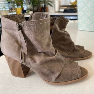 Taupe Suede Boho Peep Toe Block Heel Ruched Booties Boots 9 1/2 by Rampage